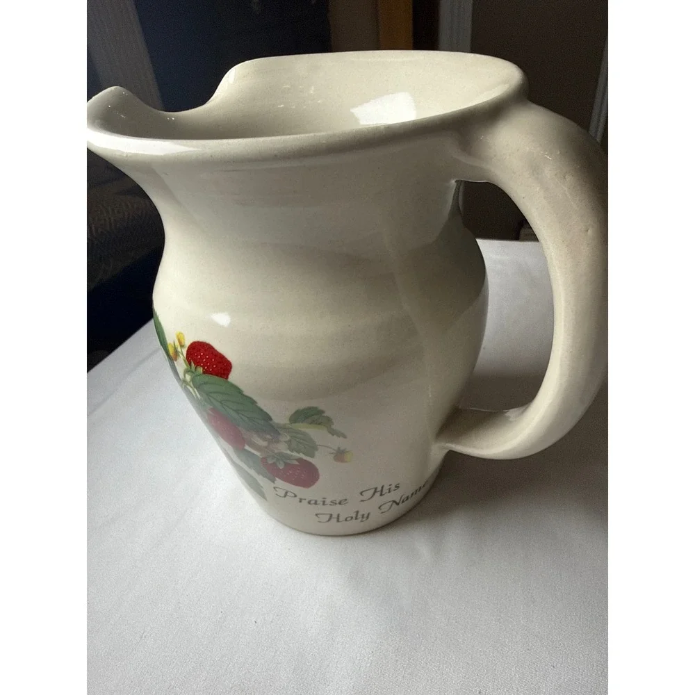 Yesteryears Pottery Marshall Texas Strawberry Pitcher Praise His Holy Name 6.25